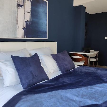 Suites Jm - Les Pins Marines - Jacuzzi & Vue Mer Bandol Exterior photo